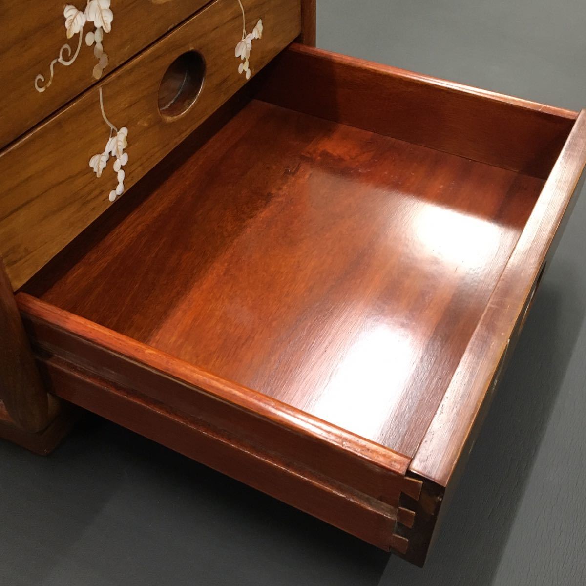 花梨 無垢材 螺鈿細工 葡萄図 総唐木 五段 引出し 箪笥 チェスト 美品！