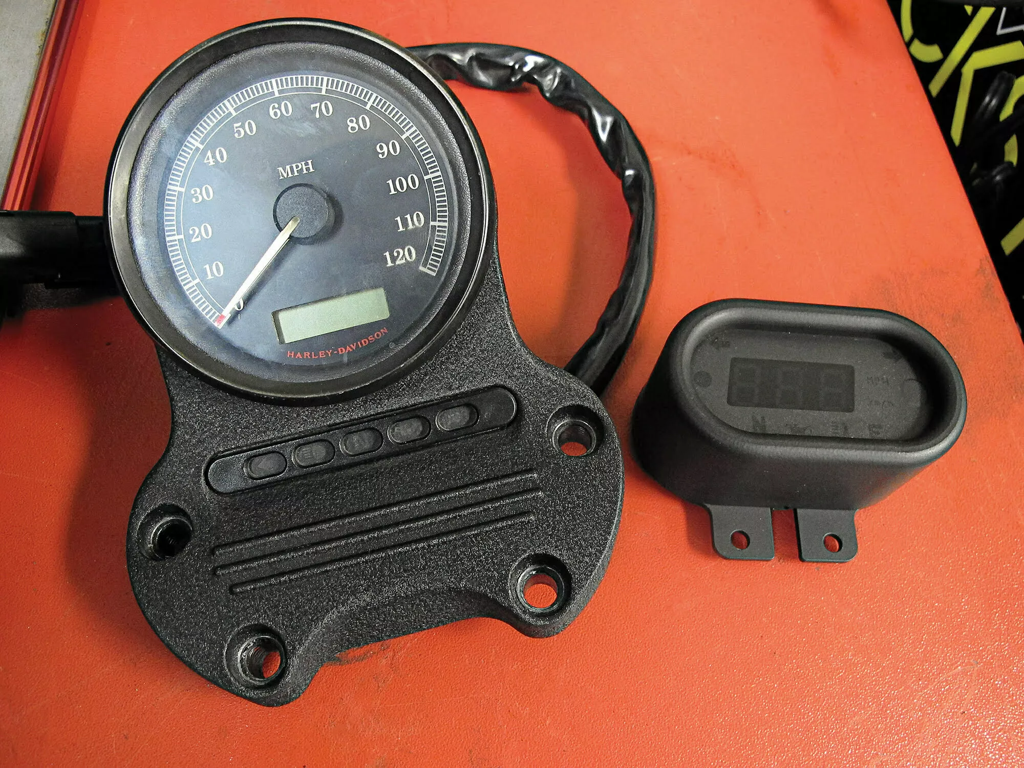 Dakota Digital - MCL-5400-Kクローム Dakota Digital Speedometer