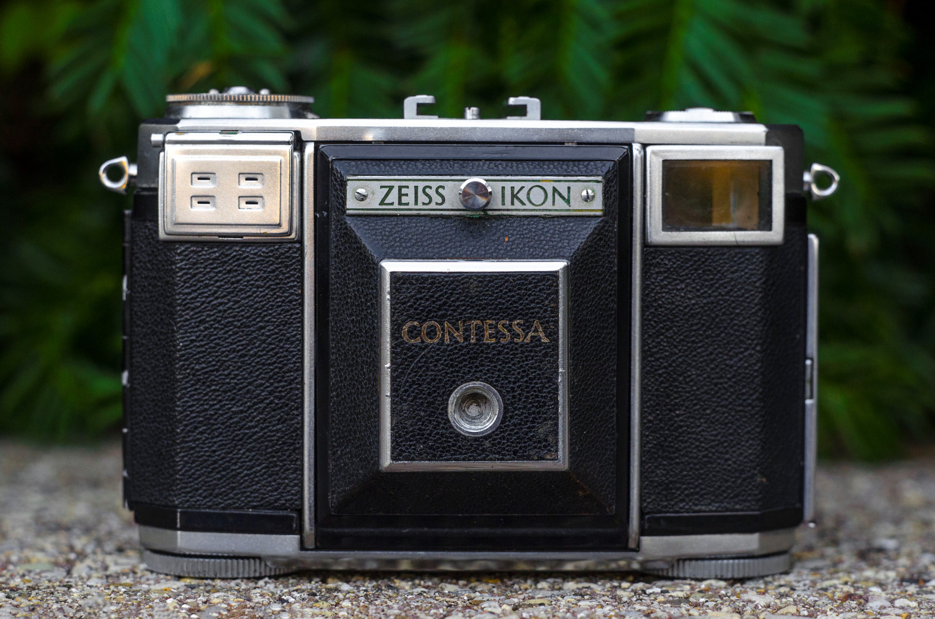 Zeiss-Ikon Contessa 35 (1950) - mike eckman dot com
